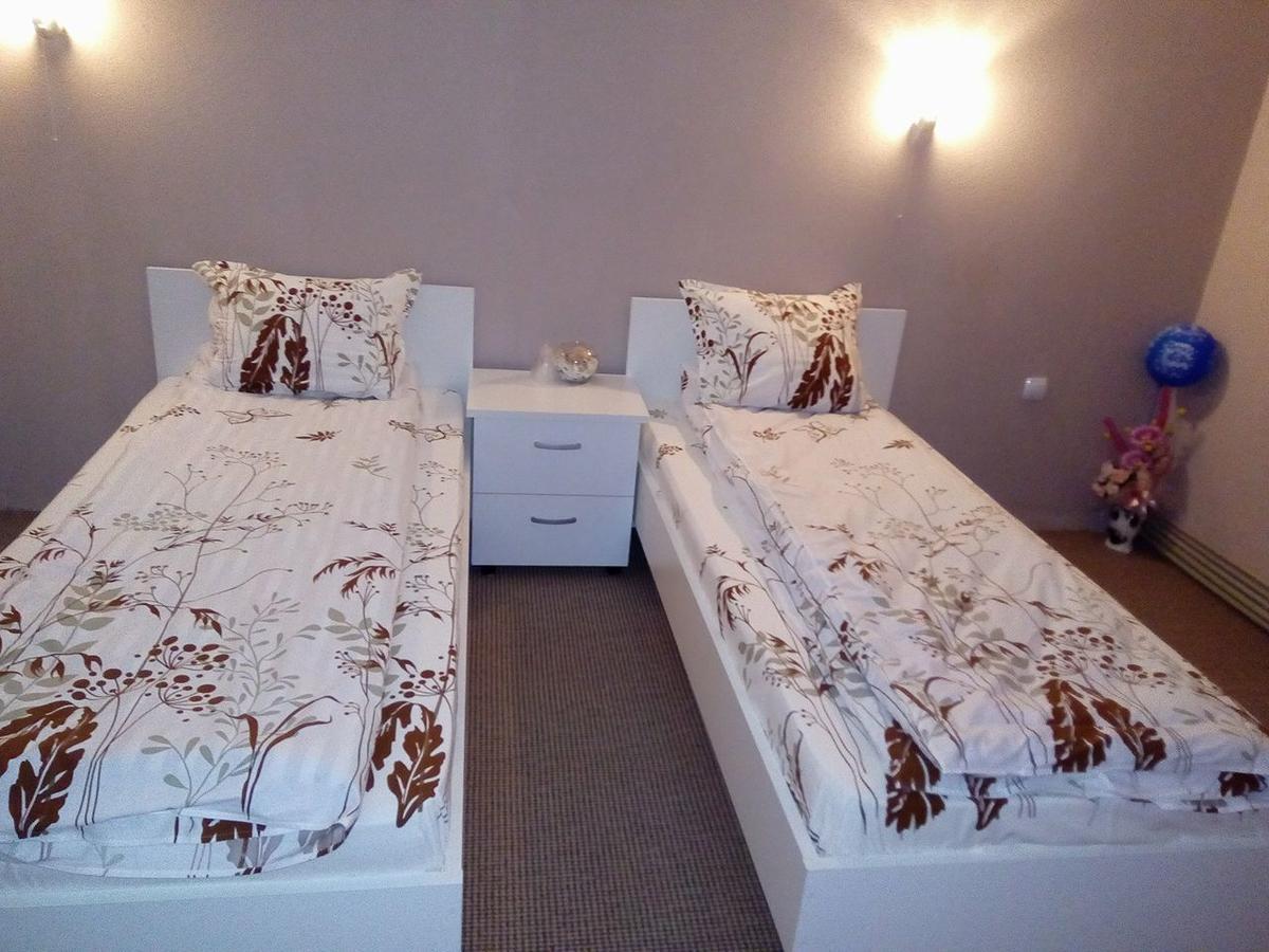Kafana "Kaj Zoki" Bed & Breakfast Probistip Bagian luar foto