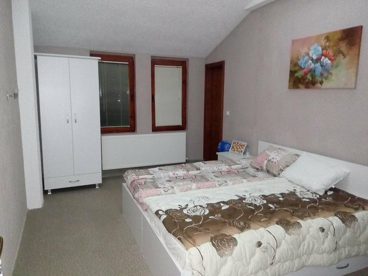 Kafana "Kaj Zoki" Bed & Breakfast Probistip Bagian luar foto